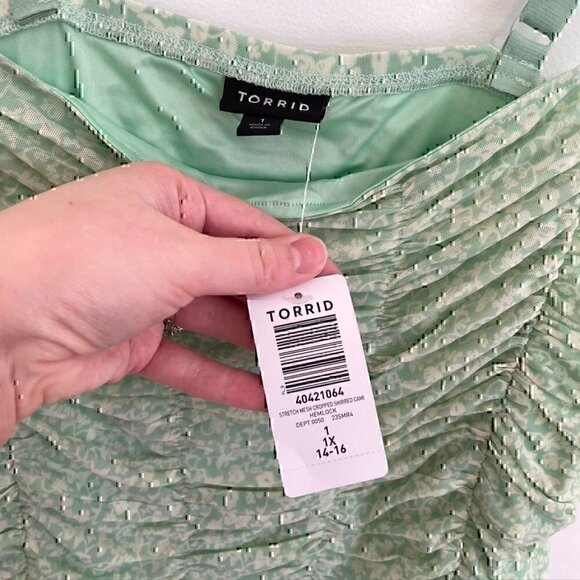 NEW NWT TORRID 1 Plus Size Stretch Mesh Cropped Shirred Cami Mint Green Floral - Picture 6 of 12